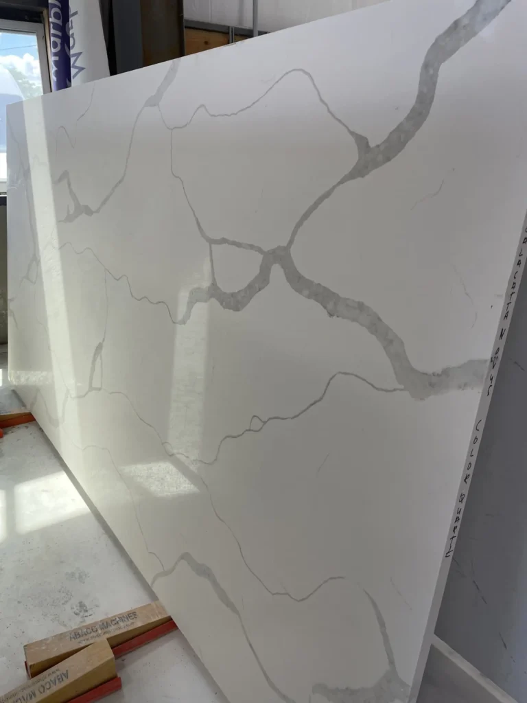 Color Quartz Calacatta Novus