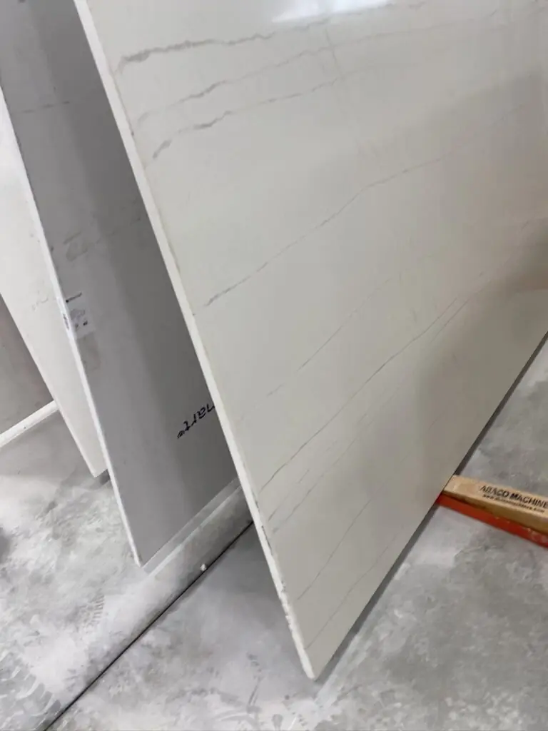 Pental Surfaces LIstra